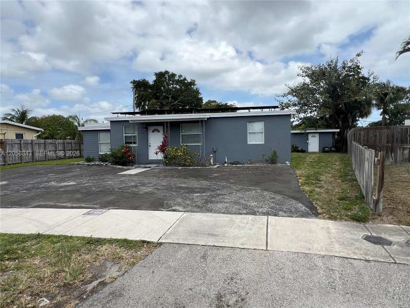 1885 NE 53rd St, Pompano Beach FL 33064