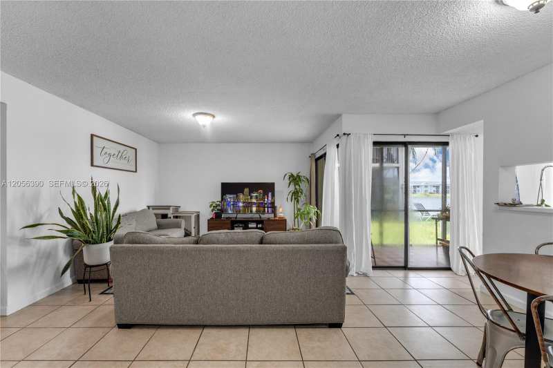 1400 Jefferson Dr # B, Homestead FL 33034