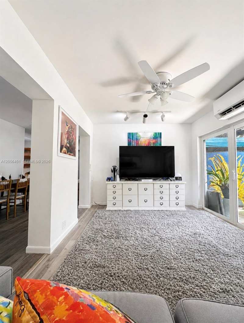 6834 SW 78th Ter, South Miami FL 33143