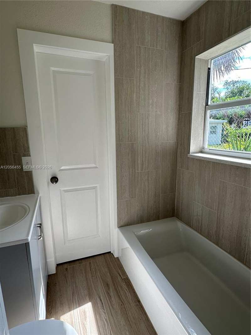 1048 E Avenue E # 3, Riviera Beach FL 33404