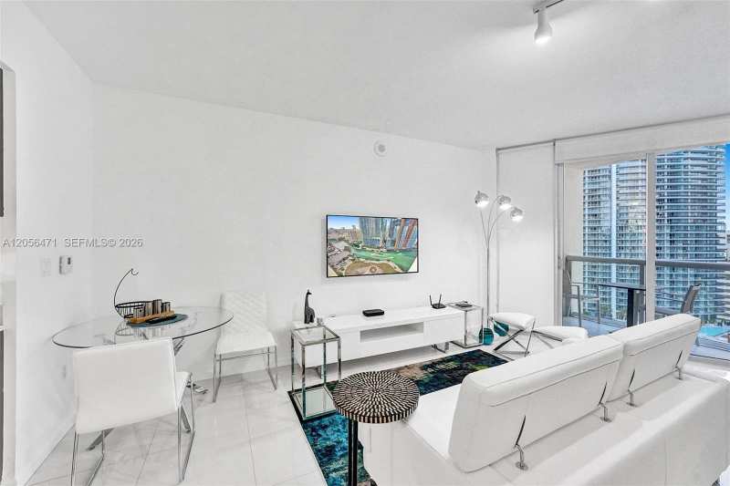 475 Brickell Ave # 2708, Miami FL 33131