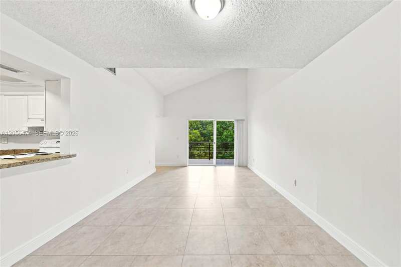 9735 Fontainebleau Blvd # G310, Miami FL 33172