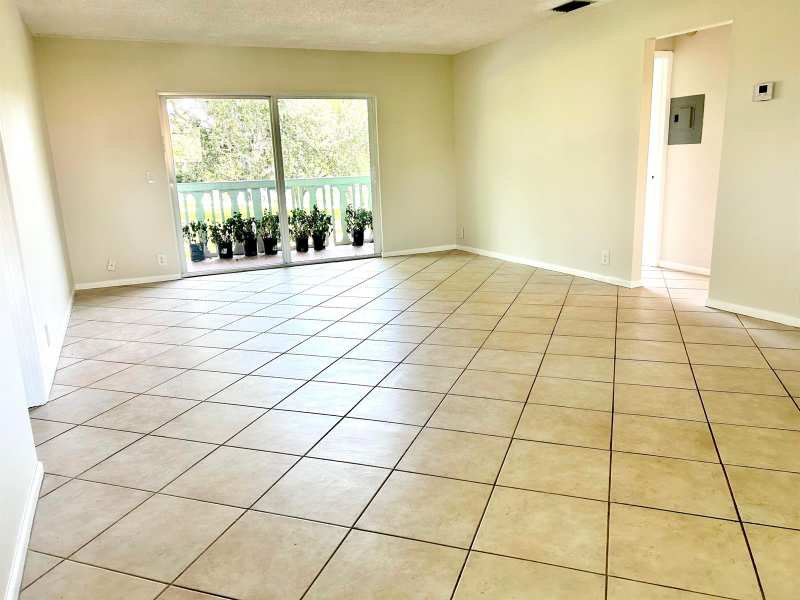 421 S LAKESIDE Drive # 7, FL 33460