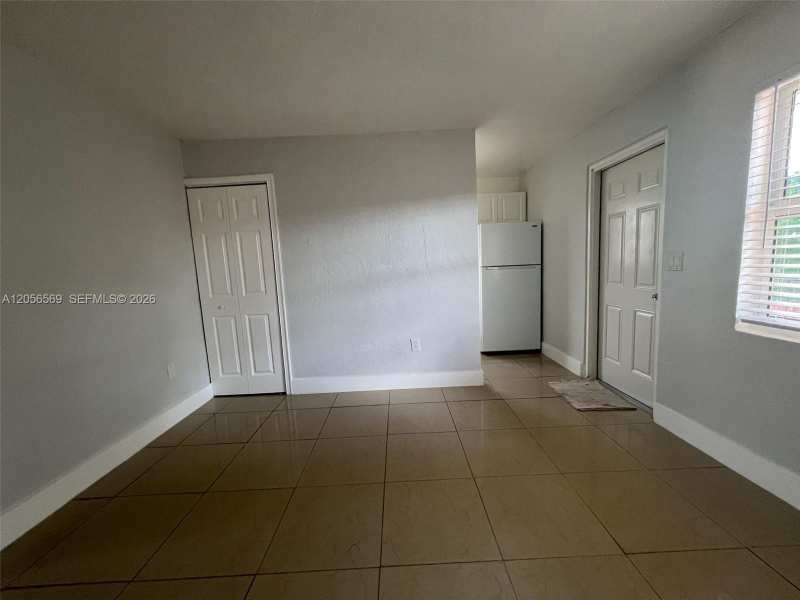 1281 NW 60th St # 6, Miami FL 33142