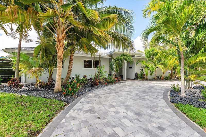 2200 SE 9TH Street, Pompano Beach FL 33062