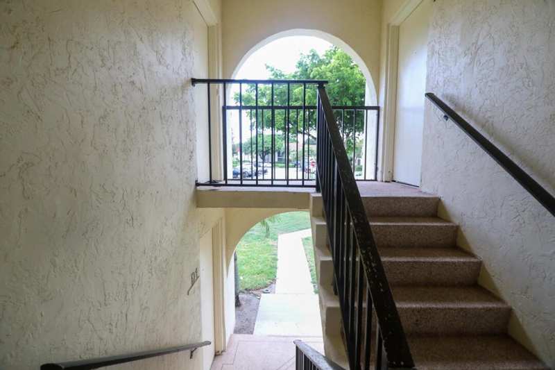 4987 SABLE PINE Circle # D2, West Palm Beach FL 33417