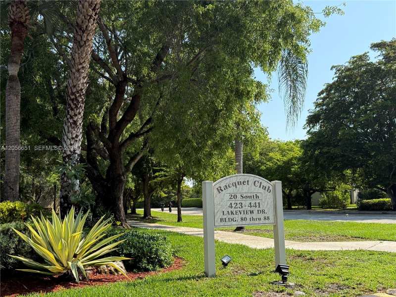 435 Lakeview Dr # 201, Weston FL 33326