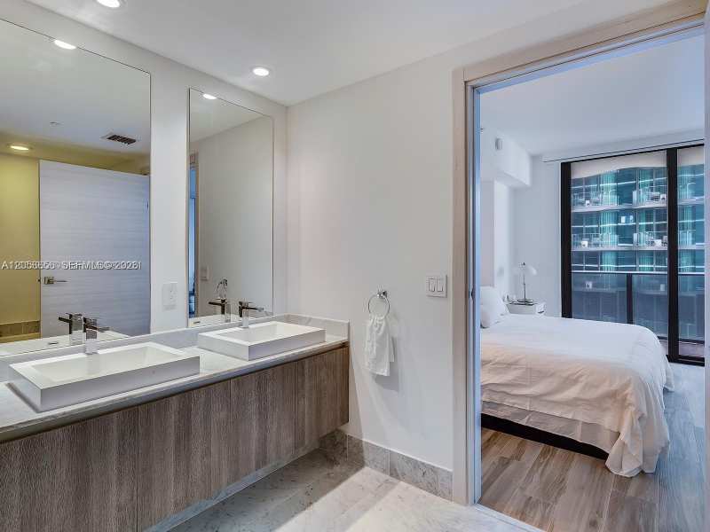 801 S Miami Ave # 2706, Miami FL 33130