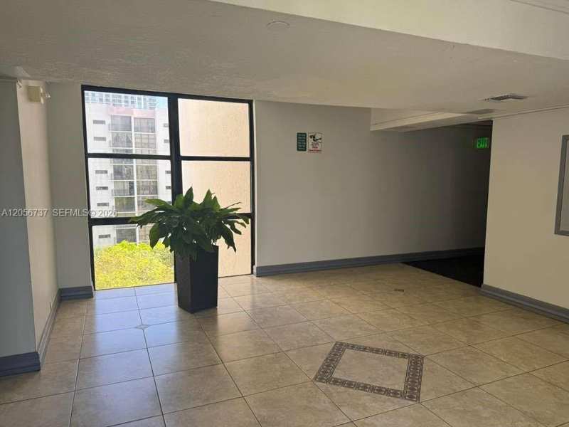 17011 N Bay Rd # 709, Sunny Isles Beach FL 33160