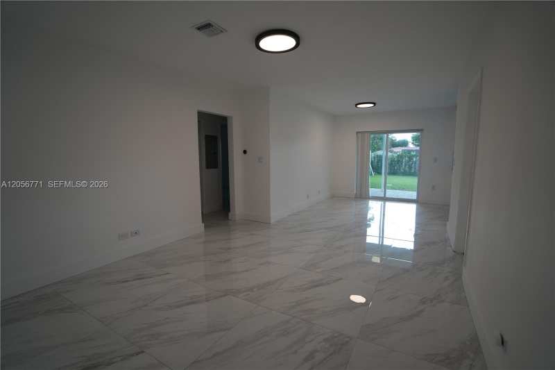 6212 SW 24th St, Miami FL 33155