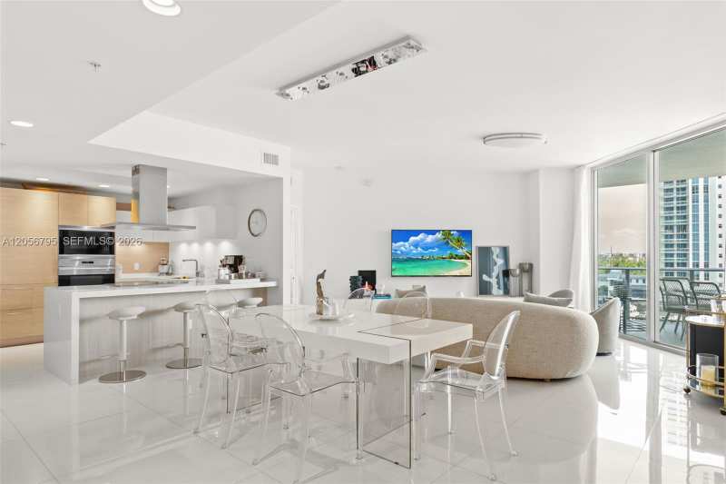17111 Biscayne Blvd # 603, North Miami Beach FL 33160