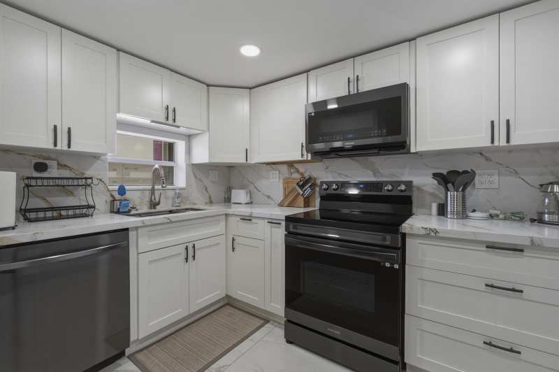 9823 S Hollybrook Lake Drive # 206, Pembroke Pines FL 33025