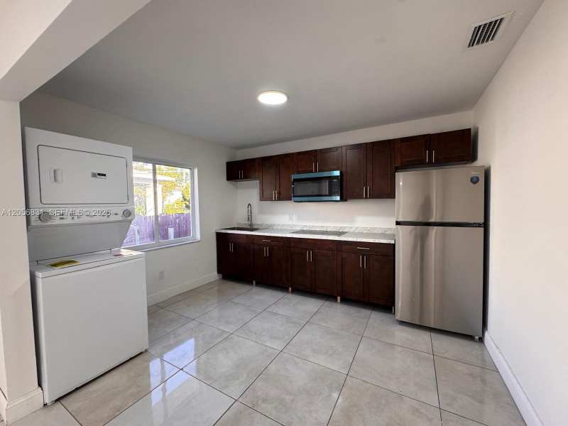 2803 SW 26th St, Miami FL 33133