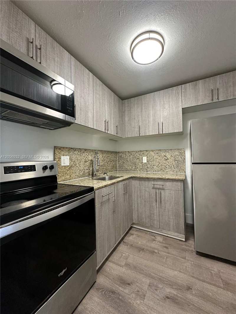 2843 Fillmore St # 106, Hollywood FL 33020
