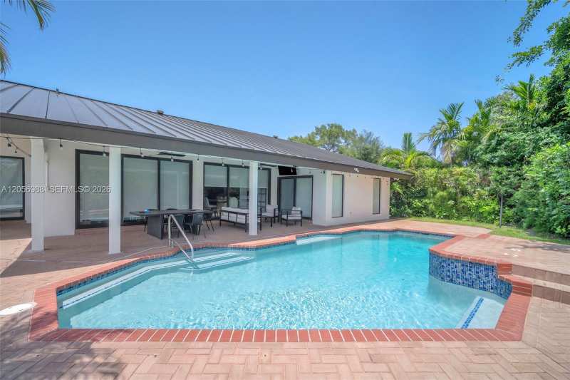 3180 N 36th St, Hollywood FL 33021