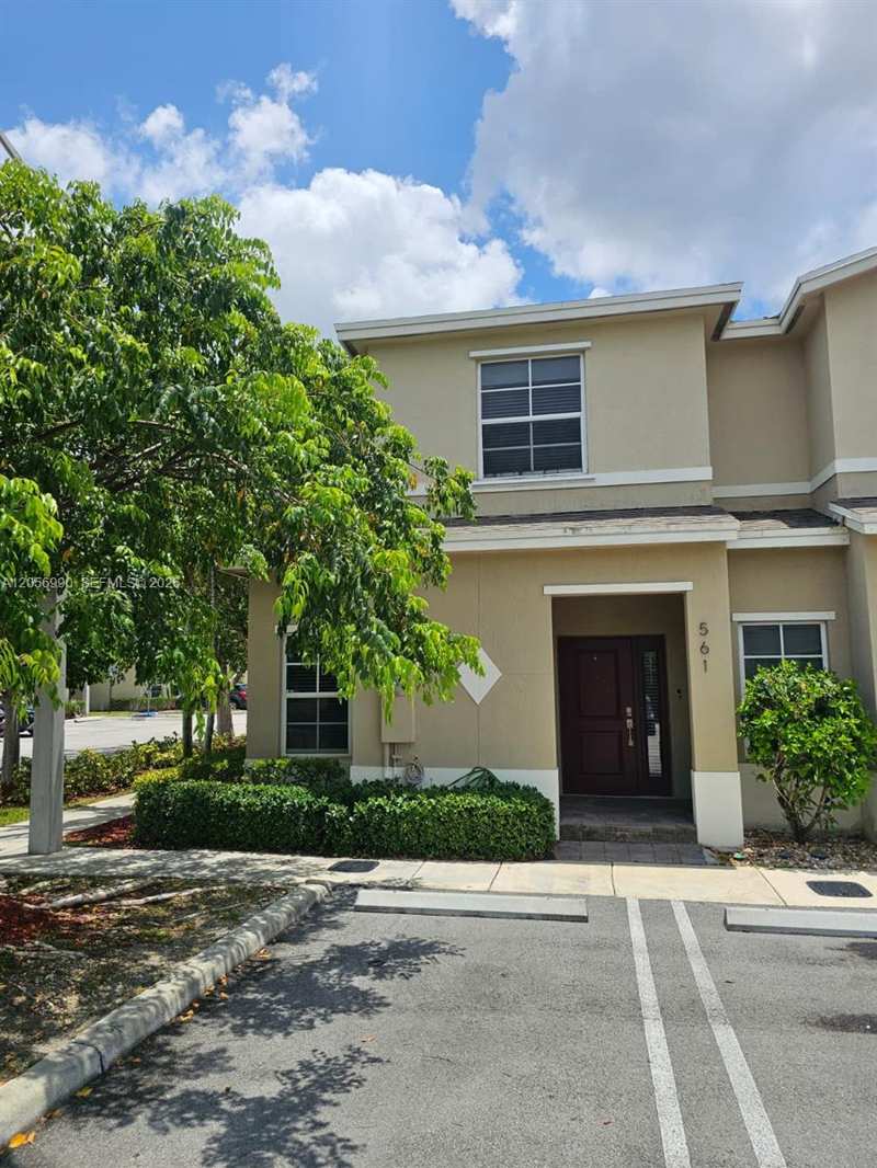 561 NE 5th St, Florida City FL 33034