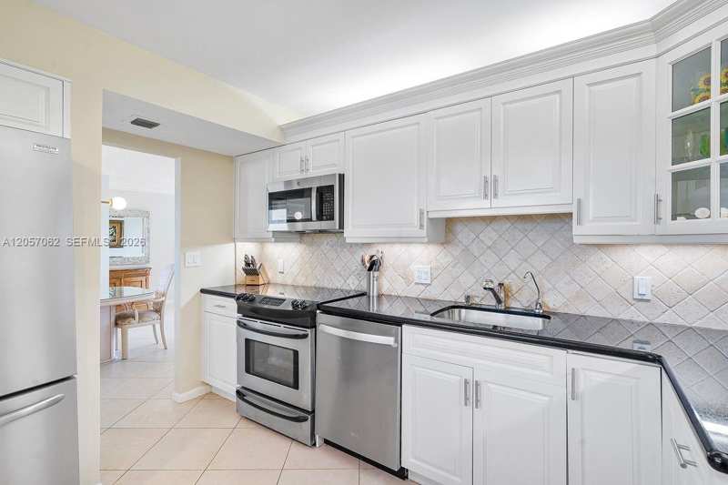 400 Ocean Trail Way # 302, Jupiter FL 33477