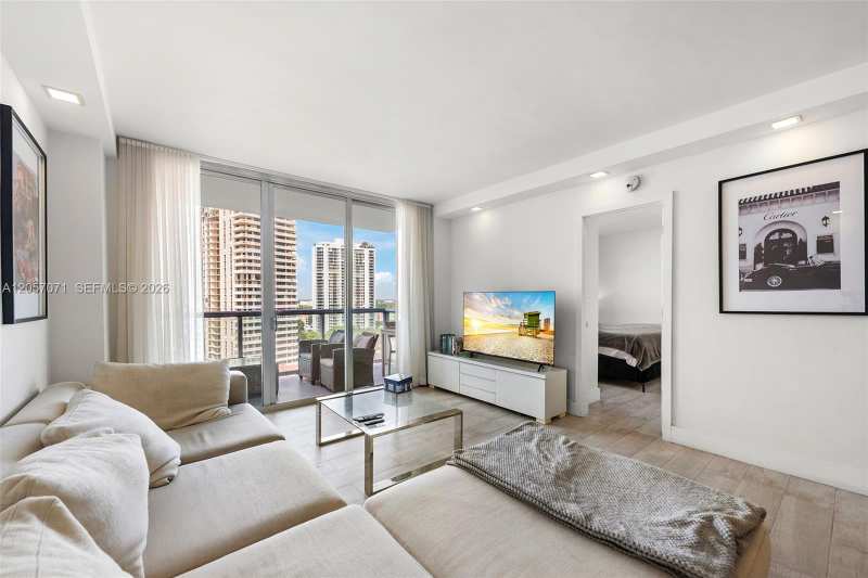 19390 Collins Ave # 1519, Sunny Isles Beach FL 33160
