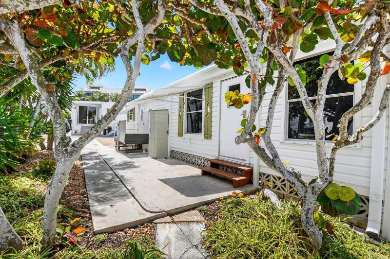 5 Cedar Drive, Briny Breezes FL 33435