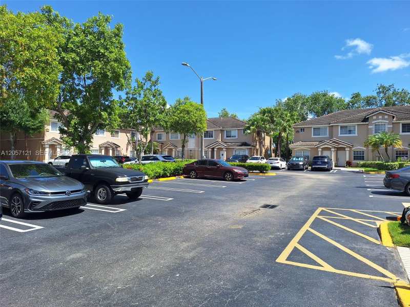 5761 NW 115th Ct # 102, Doral FL 33178