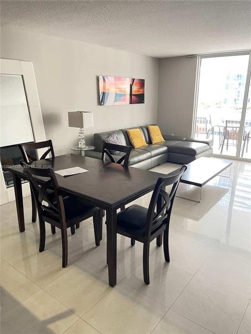 1200 Brickell Bay Dr # 2418, Miami FL 33131