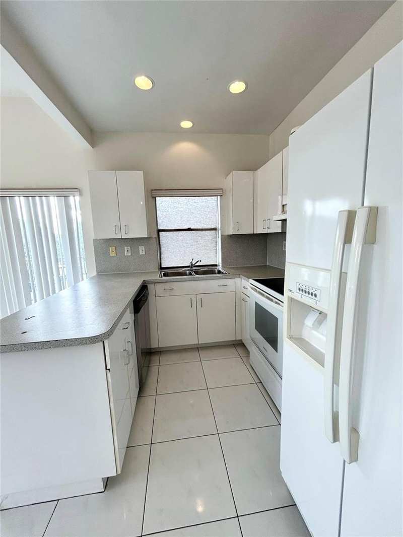 4850 SW 63RD Terrace # 231, Davie FL 33314