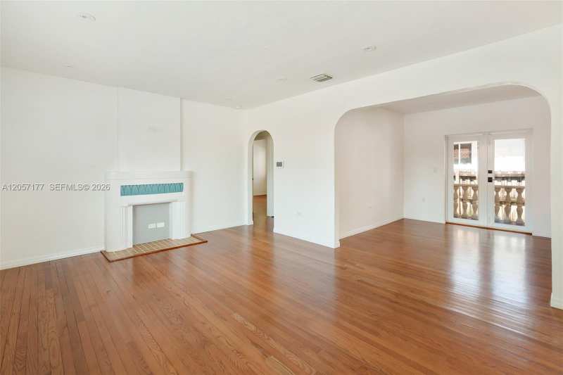 2240 SW 24th Ave, Miami FL 33145