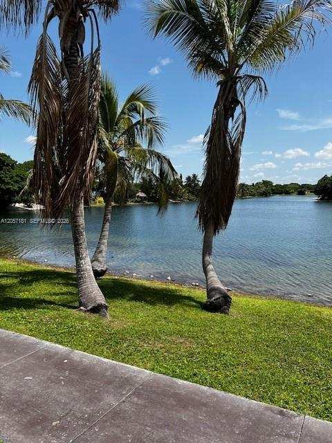 14525 N Kendall Dr # 304J, Miami FL 33186