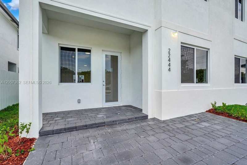 22555 SW 125th Ave # 13A, Miami FL 33170