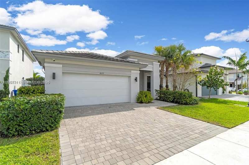 4577 SW 174th Ave, Miramar FL 33029