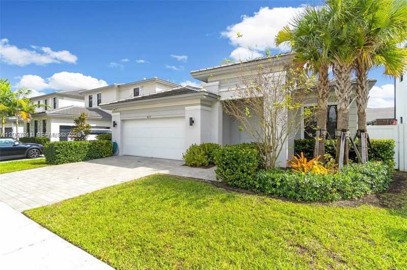 4577 SW 174th Ave, Miramar FL 33029