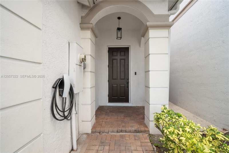 10743 NW 78th Ter, Doral FL 33178