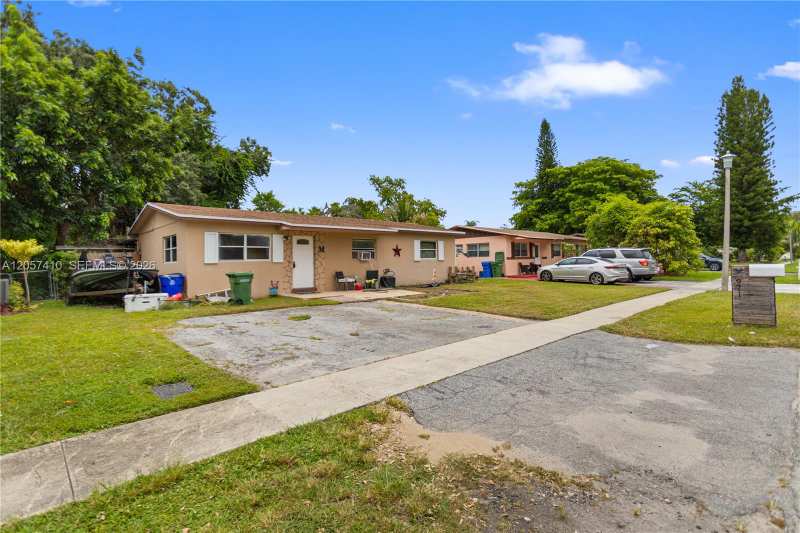 4971 SW 5th St, Margate FL 33068