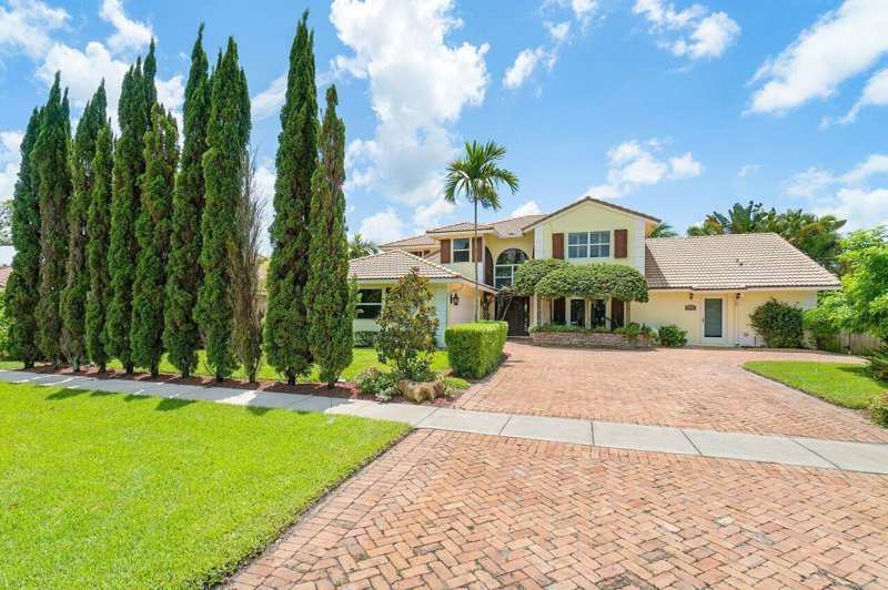 14324 PADDOCK Drive, Wellington FL 33414
