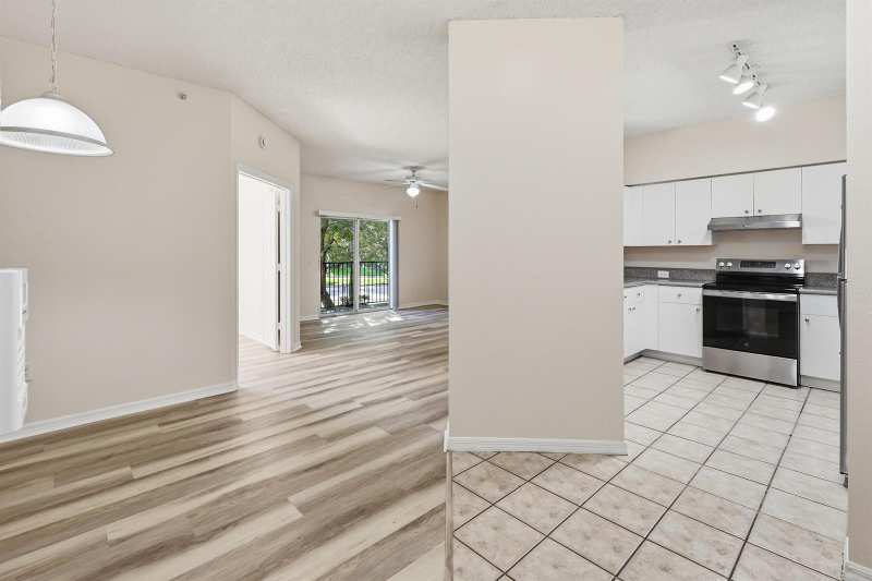 350 CRESTWOOD Circle # 201, Royal Palm Beach FL 33411