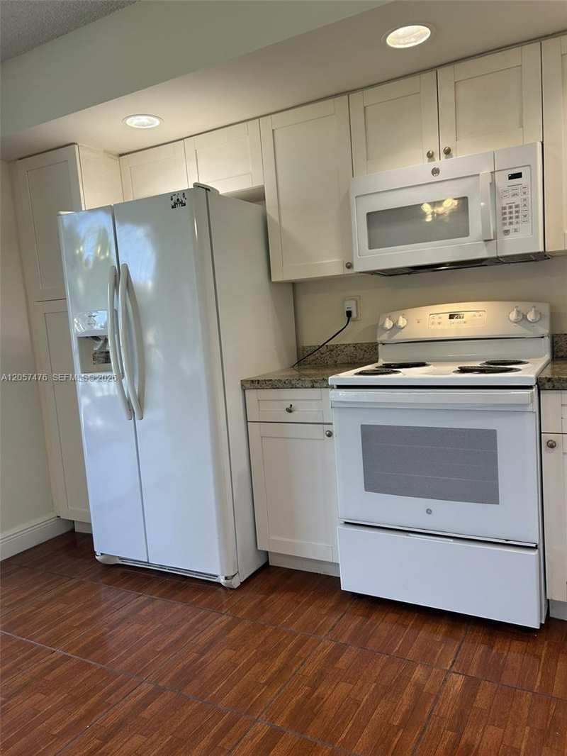 8520 SW 133rd Ave Rd # 213, Miami FL 33183