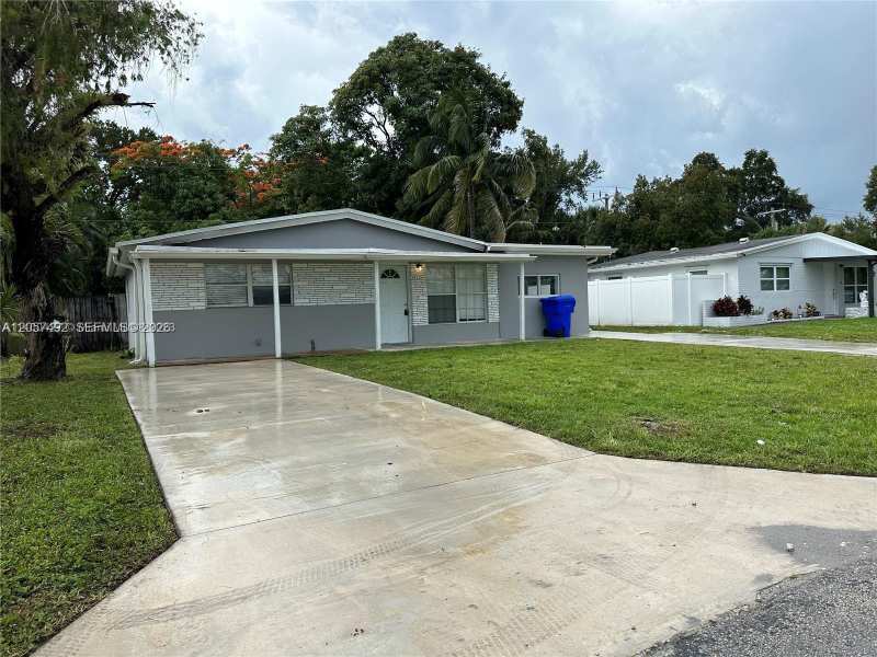 5820 Atlanta St, Hollywood FL 33021