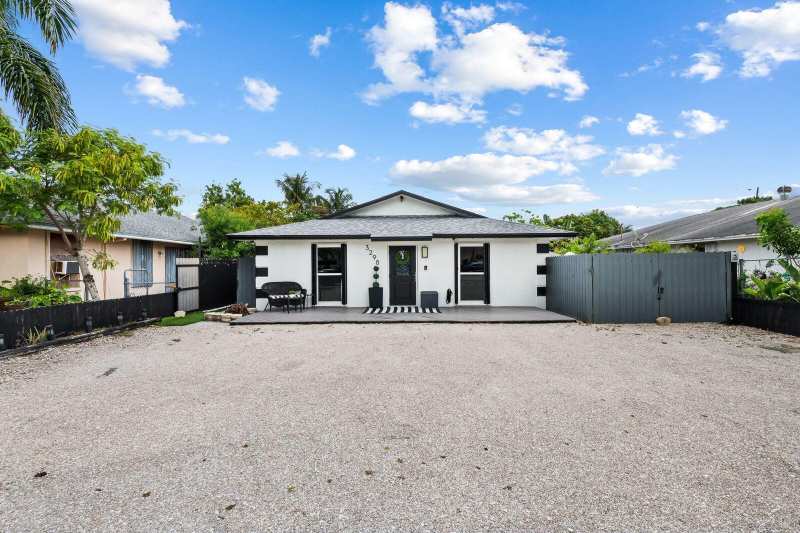 3298 N DIXIE Highway, Boca Raton FL 33431