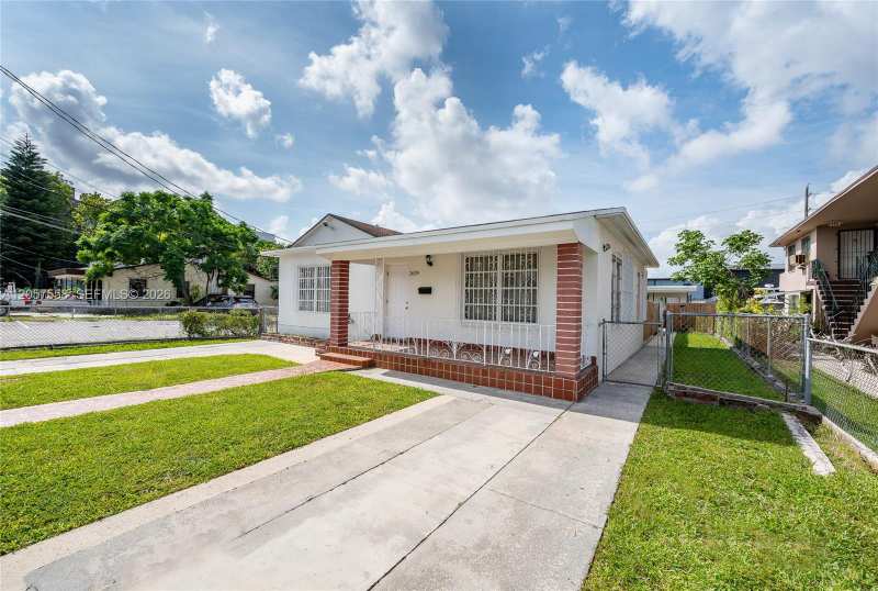 2624 NW 24th St, Miami FL 33142