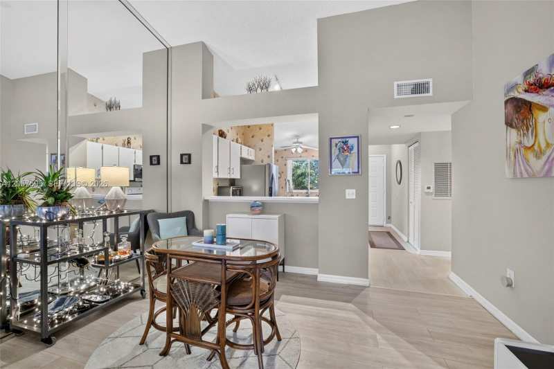 7449 N Devon Dr # 207, Tamarac FL 33321