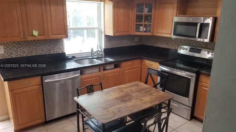 6729 Arbor Dr, Miramar FL 33023