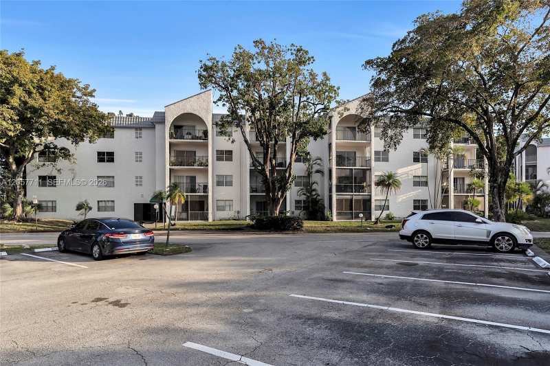 3300 Spanish Moss Ter # 106, Lauderhill FL 33319