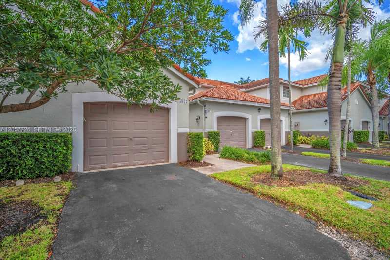 3692 San Simeon Cir, Weston FL 33331