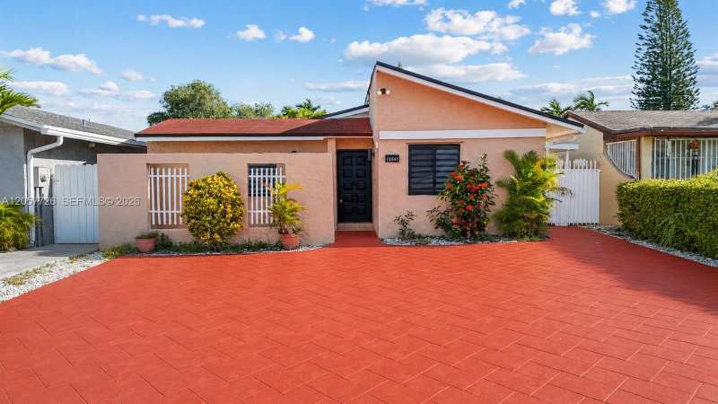10541 SW 21st Ln, Miami FL 33165