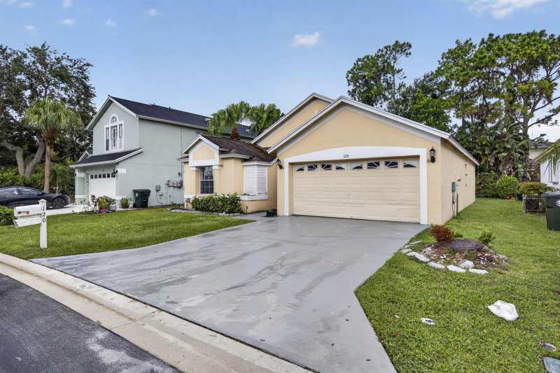 120 Paddock Lane, FL 33413