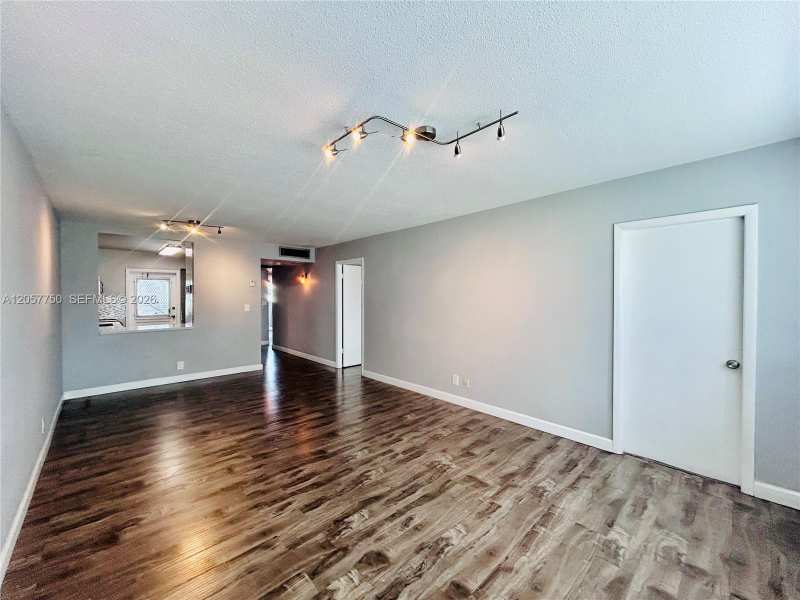 2300 Park Ln # 201, Hollywood FL 33021