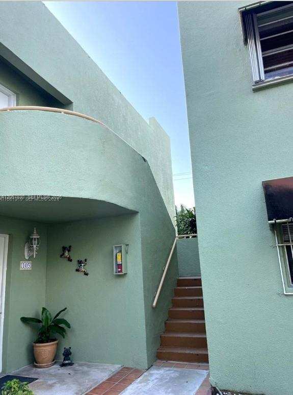 11103 NW 7th St # 2, Miami FL 33172