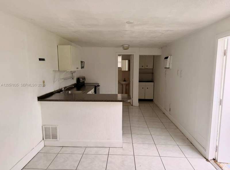 9815 SW 51st Ter # B, Miami FL 33165