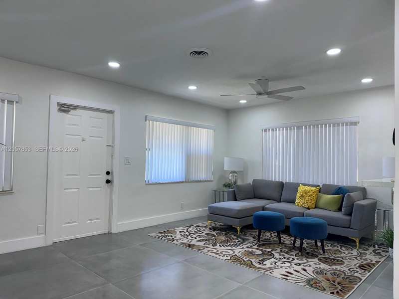 1628 NW 8th Ave, Fort Lauderdale FL 33311