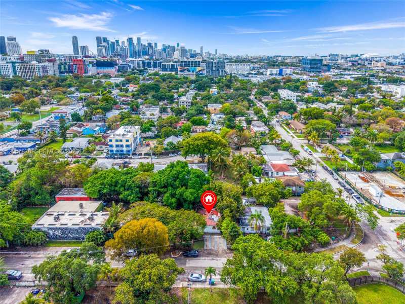 270-272 NW 35th St, Miami FL 33127